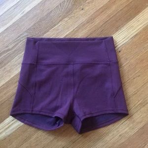 Lululemon in movement short 2.5”